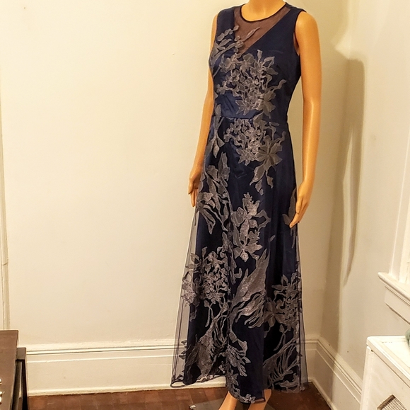 Women's Gown by David Meister - Picture 5 of 7